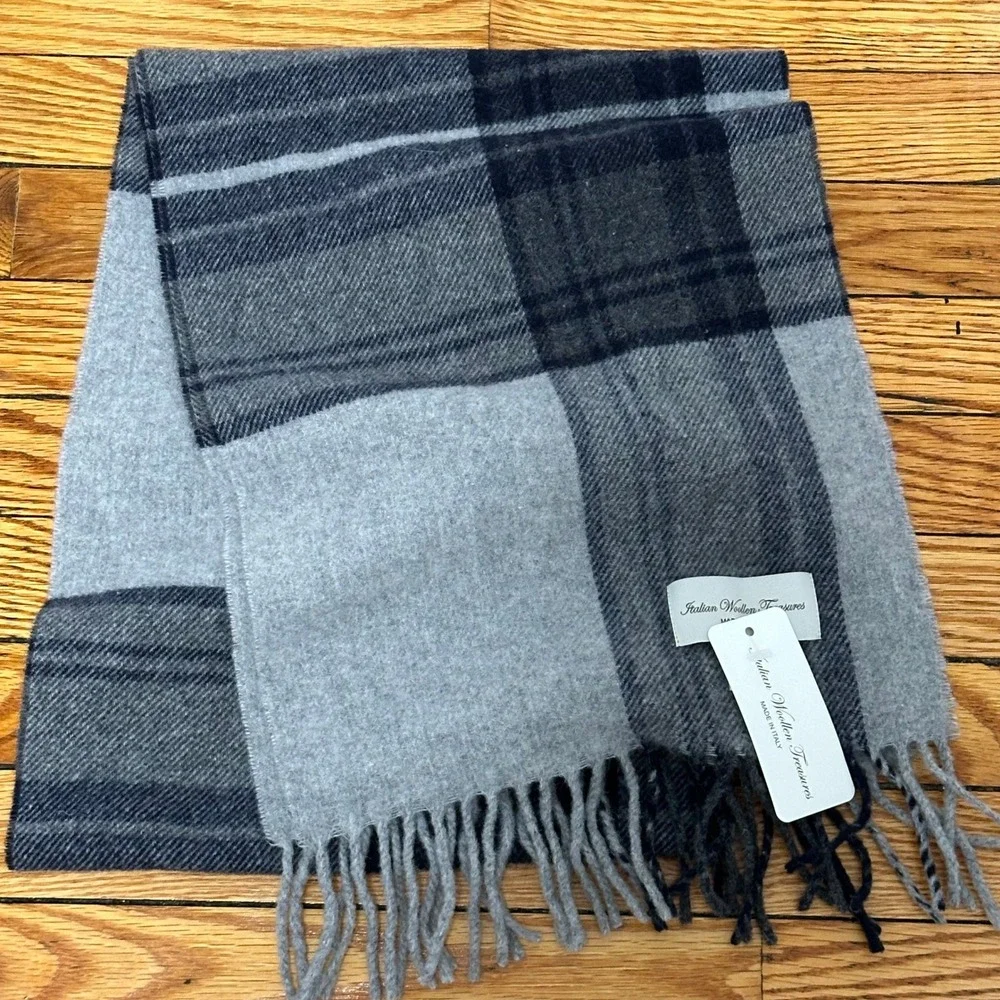 Italian Woollen Treasures 100% Wool Plaid Scarf Grey Made in Italy NWT Heritage